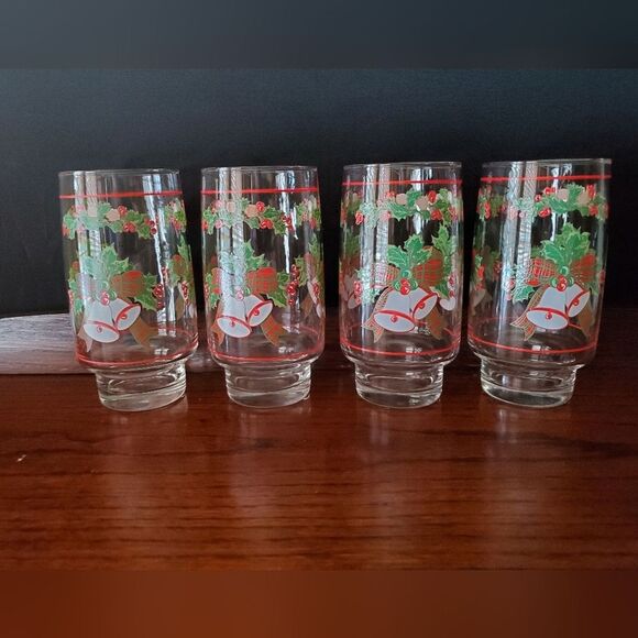 Set of 4 Holly Jingle Bells Christmas Holiday Glasses - Picture 6 of 6